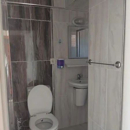 Villa Hotel * غومولدور