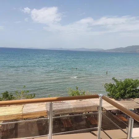 Villa Hotel * غومولدور