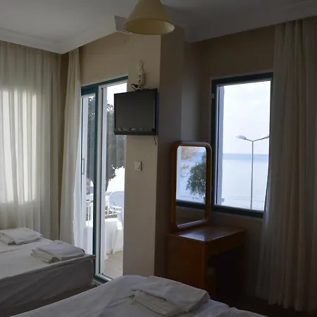 Villa Hotel 酒店 古穆杜尔