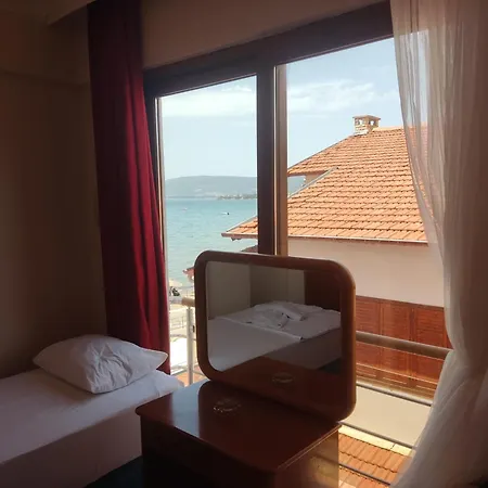 酒店 Villa Hotel 古穆杜尔